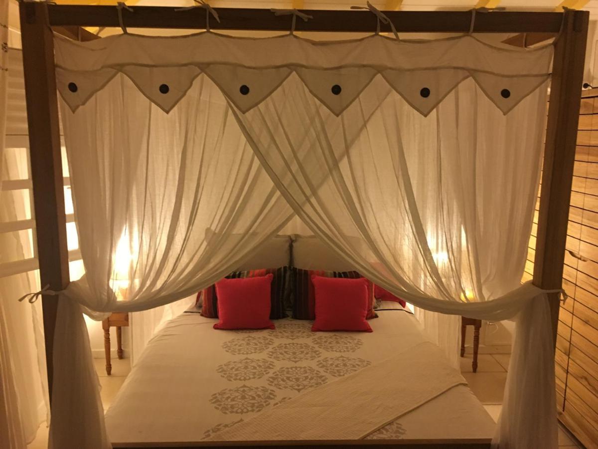 Au Bel'Vue Chez Sandrine "Gite & Chambre D'Hotes" เลอ มูเล่ ภายนอก รูปภาพ