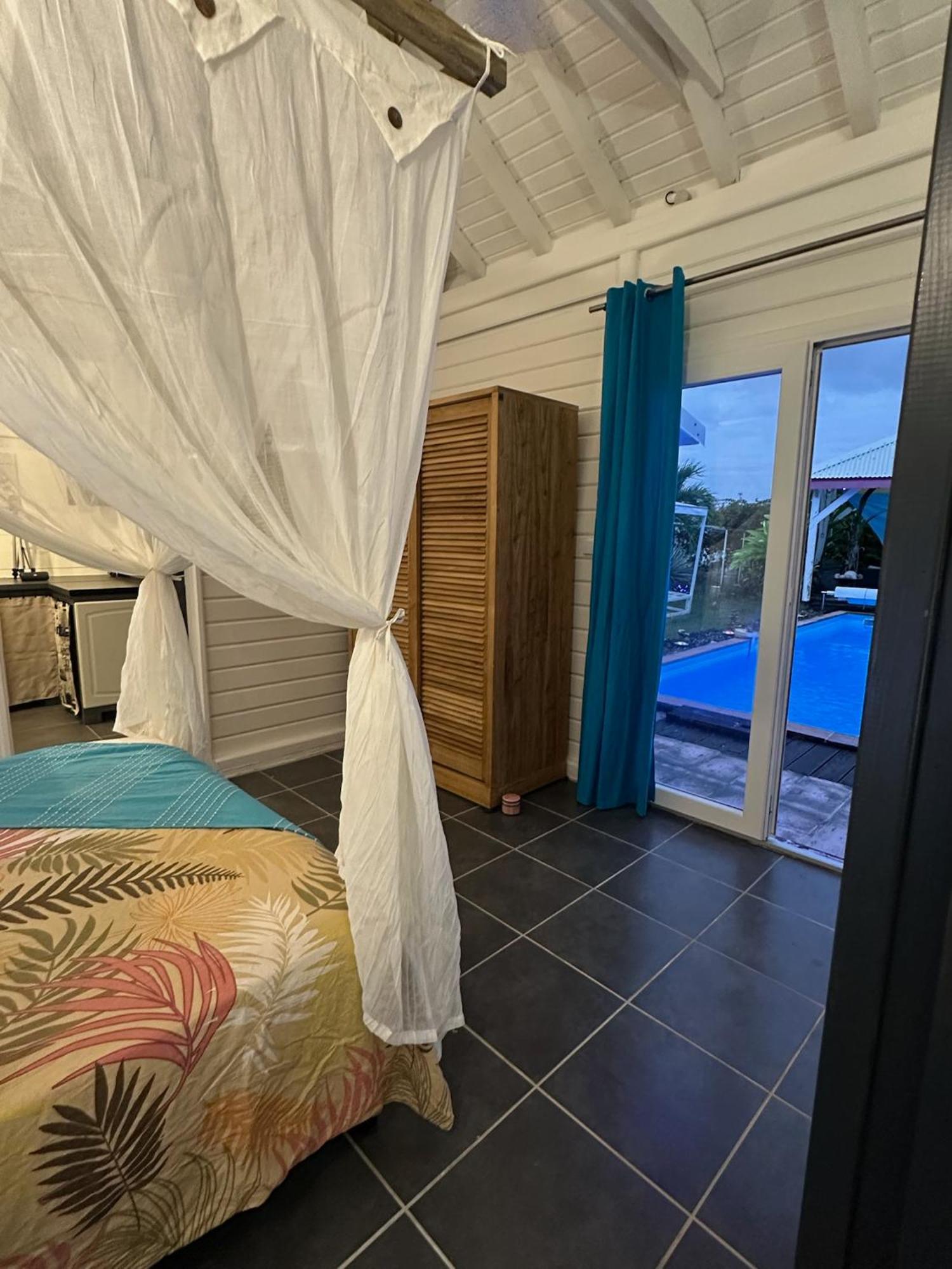Au Bel'Vue Chez Sandrine "Gite & Chambre D'Hotes" เลอ มูเล่ ภายนอก รูปภาพ